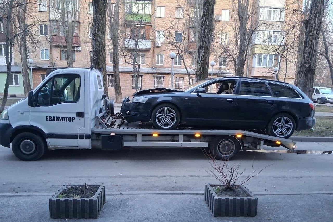 Евакуатор AvtoHelp — робота 2